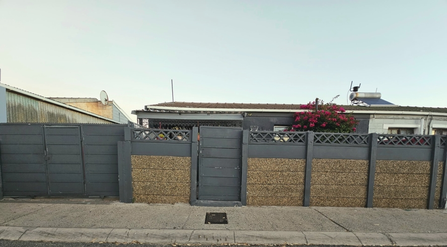  Bedroom Property for Sale in Rocklands Western Cape